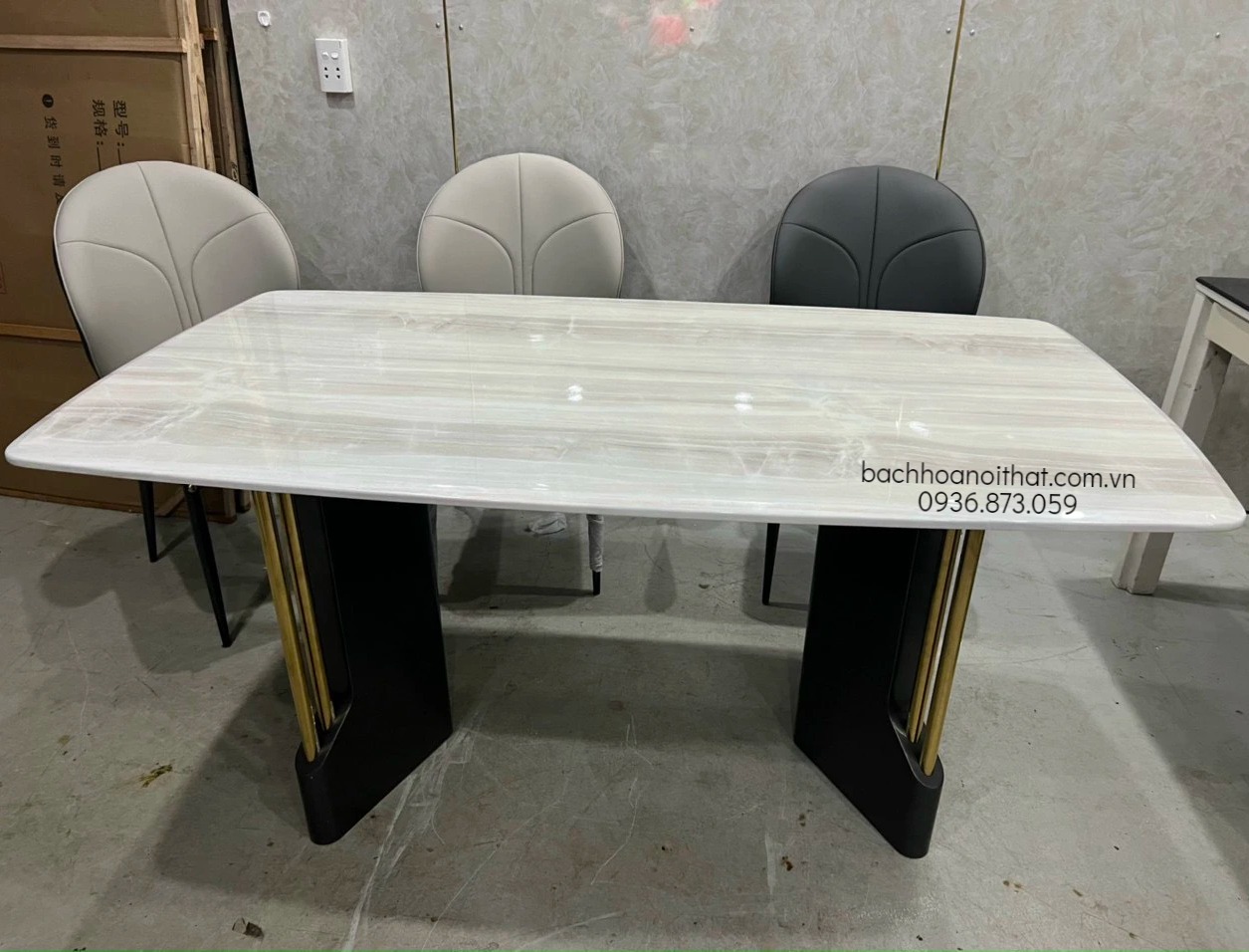BÀN ĂN NHẬP KHẨU MẶT ĐÁ MARBLE XUYÊN SÁNG