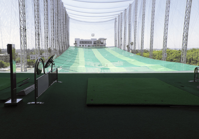 Sân golf màn hình + sân tập trong nhà dành cho người lớn 