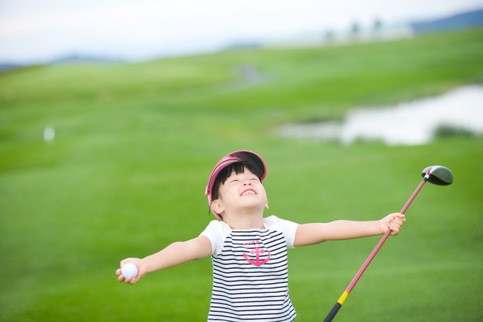 Xác định mục tiêu để lựa chọn lớp golf cho trẻ em phù hợp