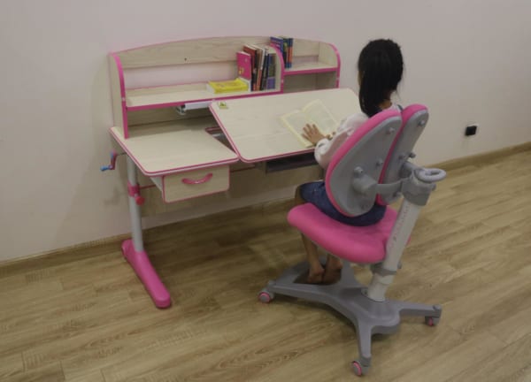 Bàn Ghế Chống Cận Giá Rẻ Cho Bé VDTT120-2