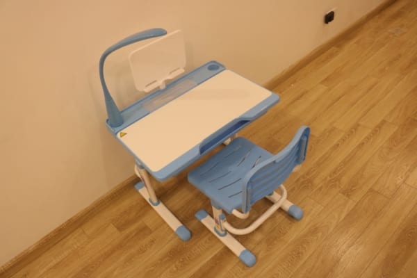 Combo Bàn Ghế Chống Cận Dành Cho Bạn Nam VDTQ8 PLUS