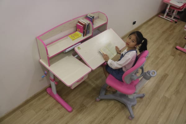 Bàn Ghế Chống Cận Giá Rẻ Cho Bé VDTT120-2