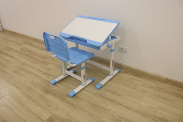 Bàn Ghế Chống Gù Cho Bé Học Tập VDTA65