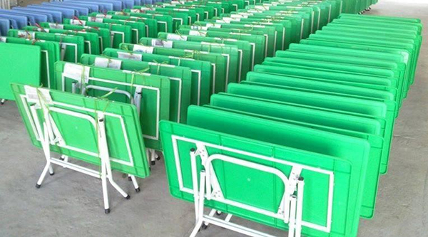 Bàn Nhựa Mầm Non Chân Sắt Gập