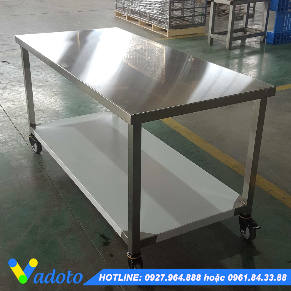 Bàn chia xuất ăn