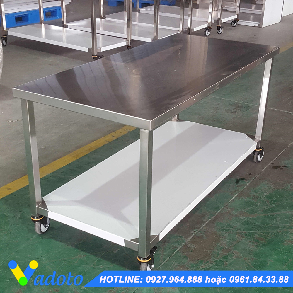 Bàn chia xuất ăn