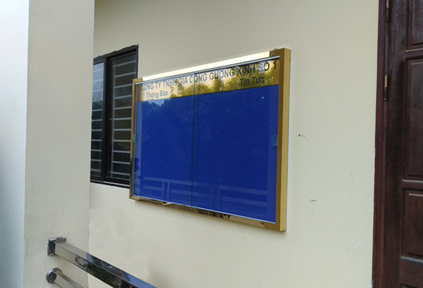 Bảng Thông Tin Ghim Nỉ Khung Ion Vàng – Công Ty TNHH Gia Công GƯƠNG KÍNH SỐ 1