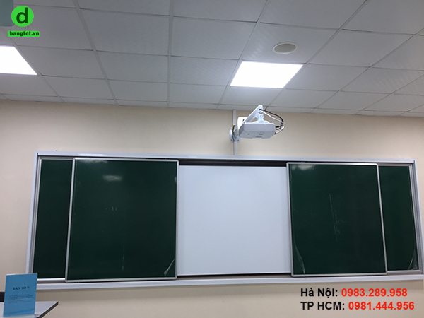 Lắp đặt bảng trượt ngang cho Học viện tài chính