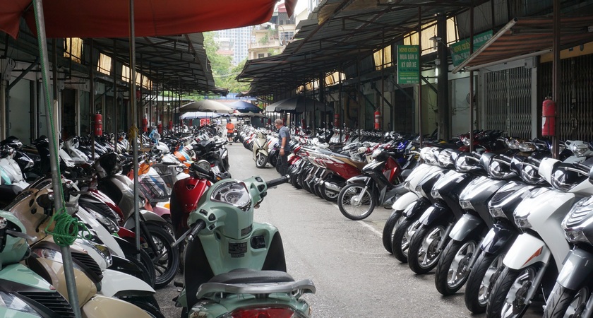 Di dời chợ xe máy Dịch Vọng dân kinh doanh thất vọng  CafeLandVn