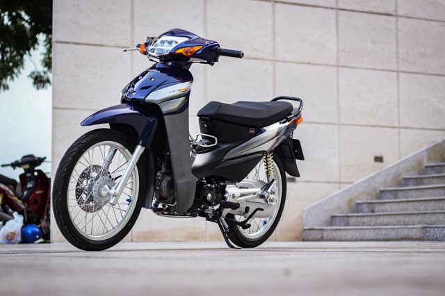 Honda Wave S 110 đời đầu lên đồ khủng của dân chơi Việt