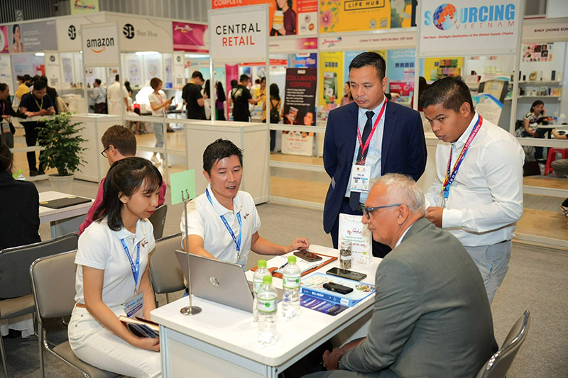 Khi nhà bán lẻ toàn cầu tìm mua hàng Việt Nam nhiều hơn nhưng cũng yêu cầu phải xanh hơn