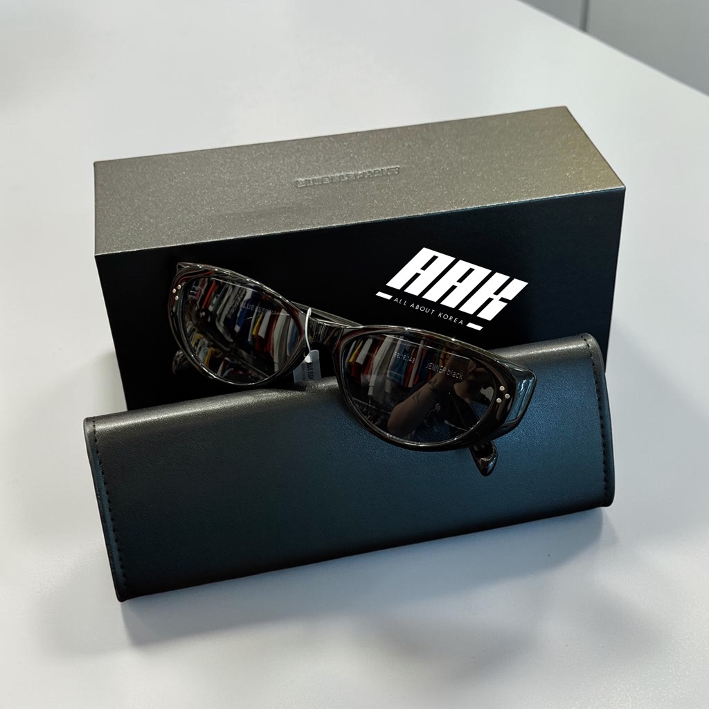 Blue Elephant "Jenner Black"