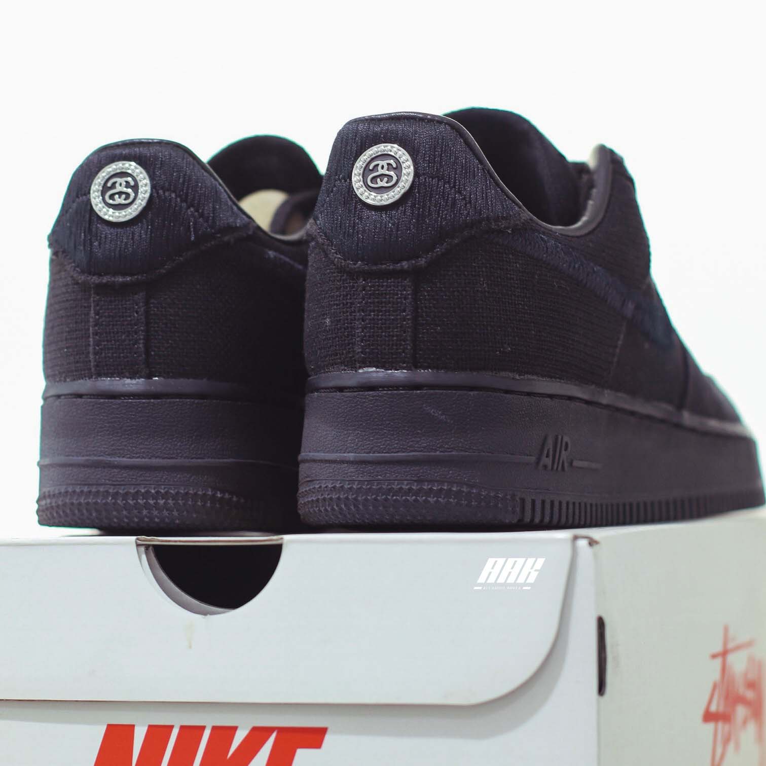 AIR FORCE 1 LOW X STUSSY BLACK NOIR CZ9084 001