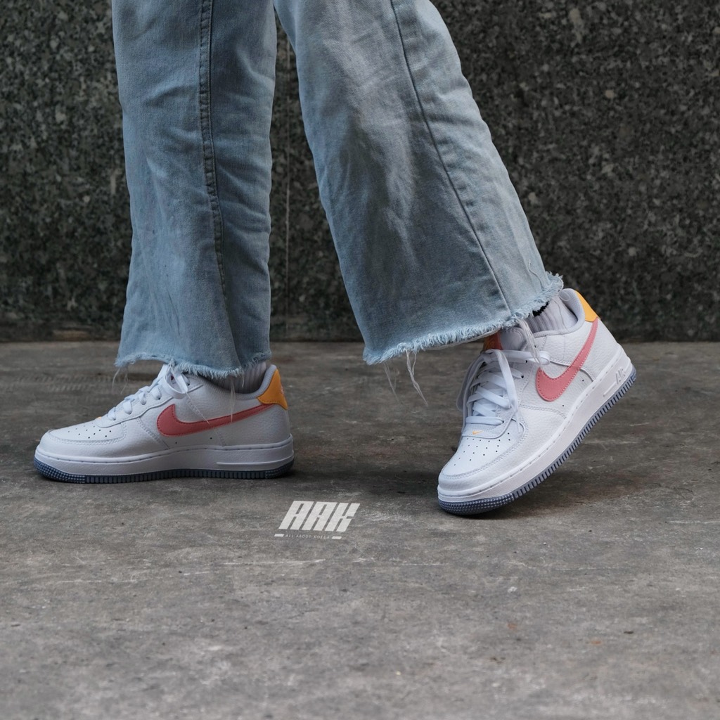 NIKE AIR FORCE 1 LOW CORAL CHALK LASER ORANGE (GS) - DV7762-100