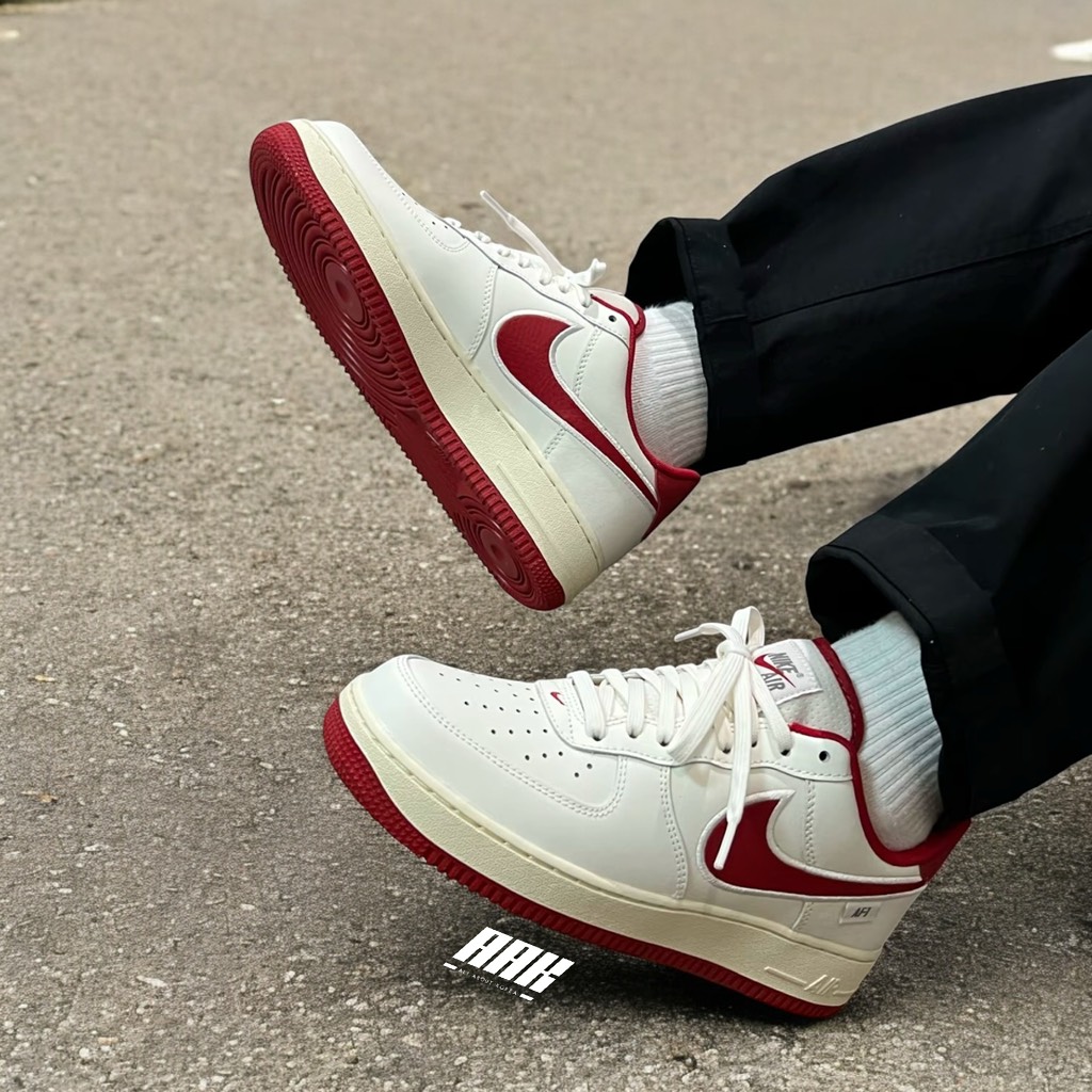 AIR FORCE 1 "WHITE UNIVERSITY RED " (FV0392-101)