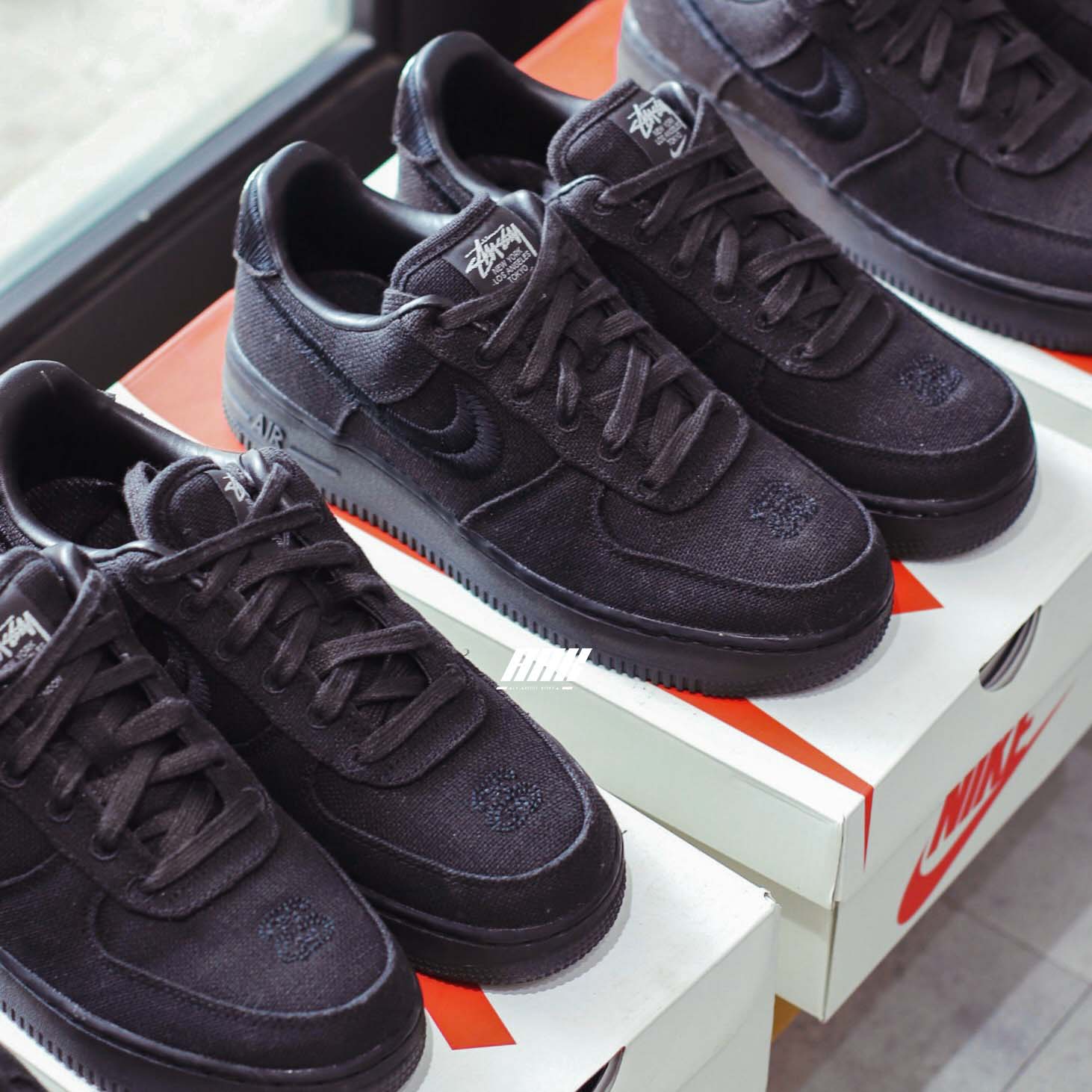 AIR FORCE 1 LOW X STUSSY BLACK NOIR CZ9084 001