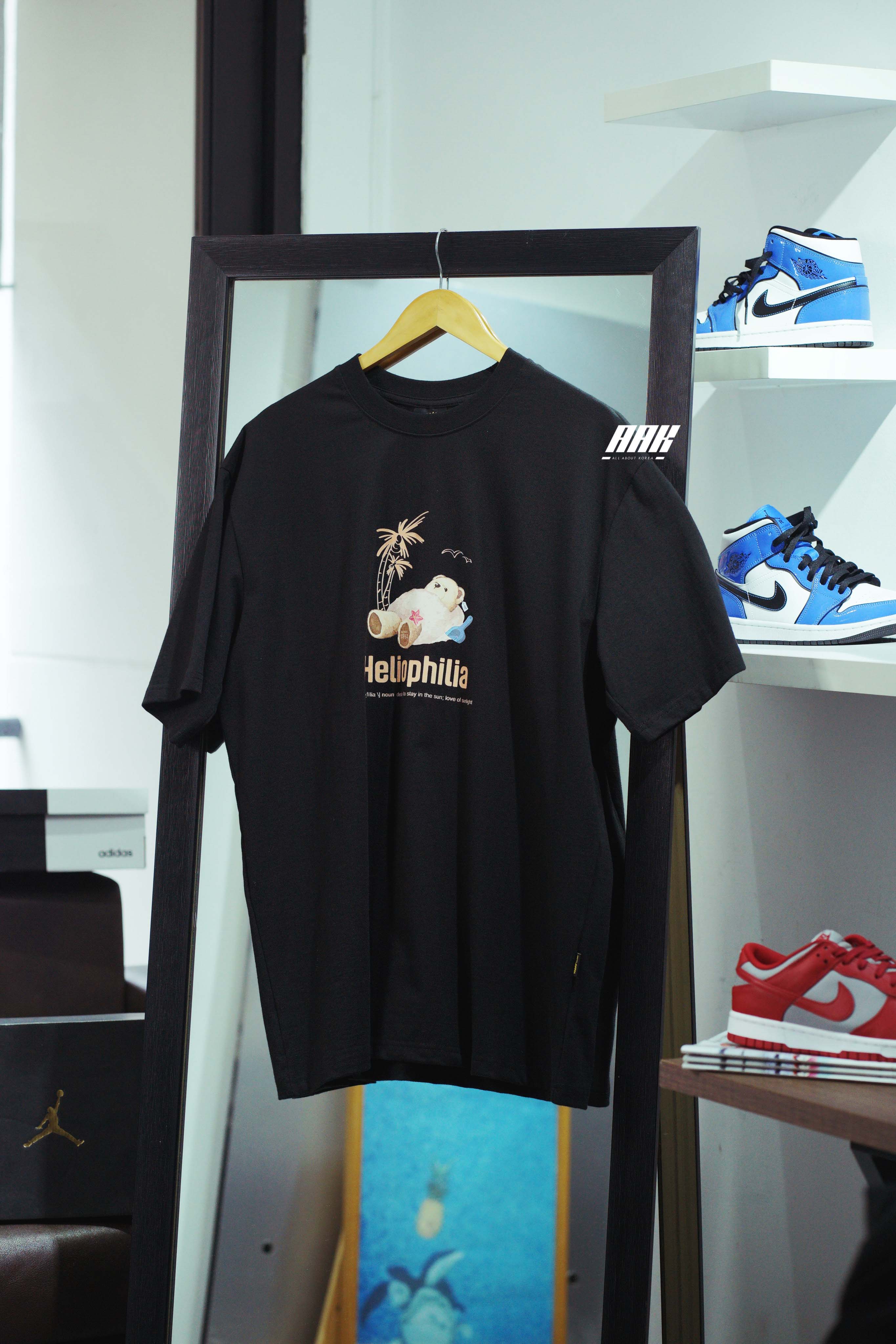 TEDDY ISLAND TEE - SAND BATH (21SUMER_22) - BLACK