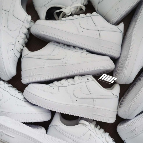 nike air force one white size 5