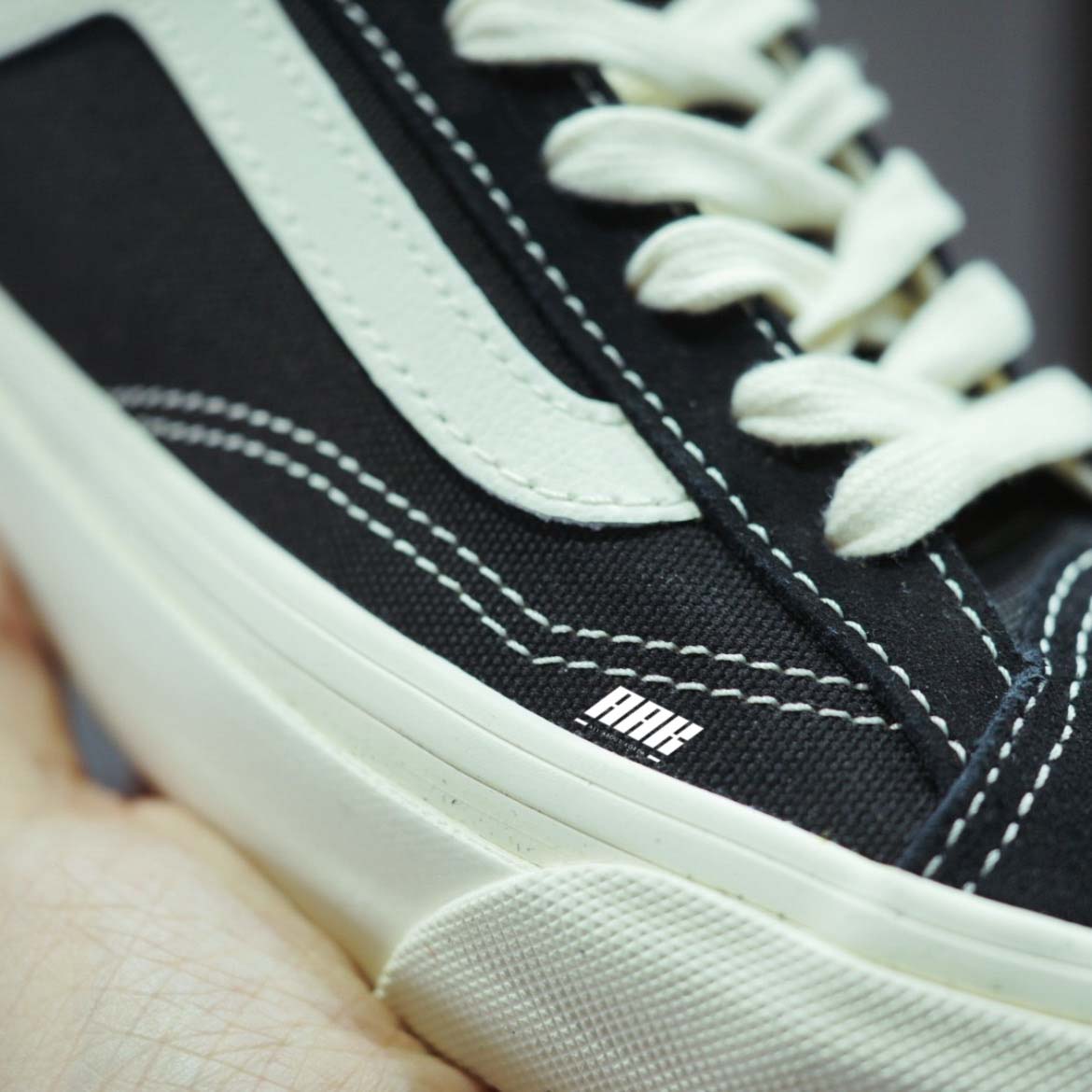 VANS OG STYLE 36 LX BLACK MARSHMALLOW - VN0A4BVEN8K