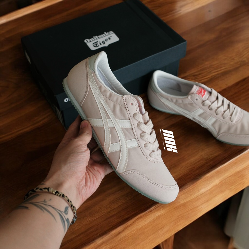 ONITSUKA TIGER TRACK TRAINER  (1183C136-250)