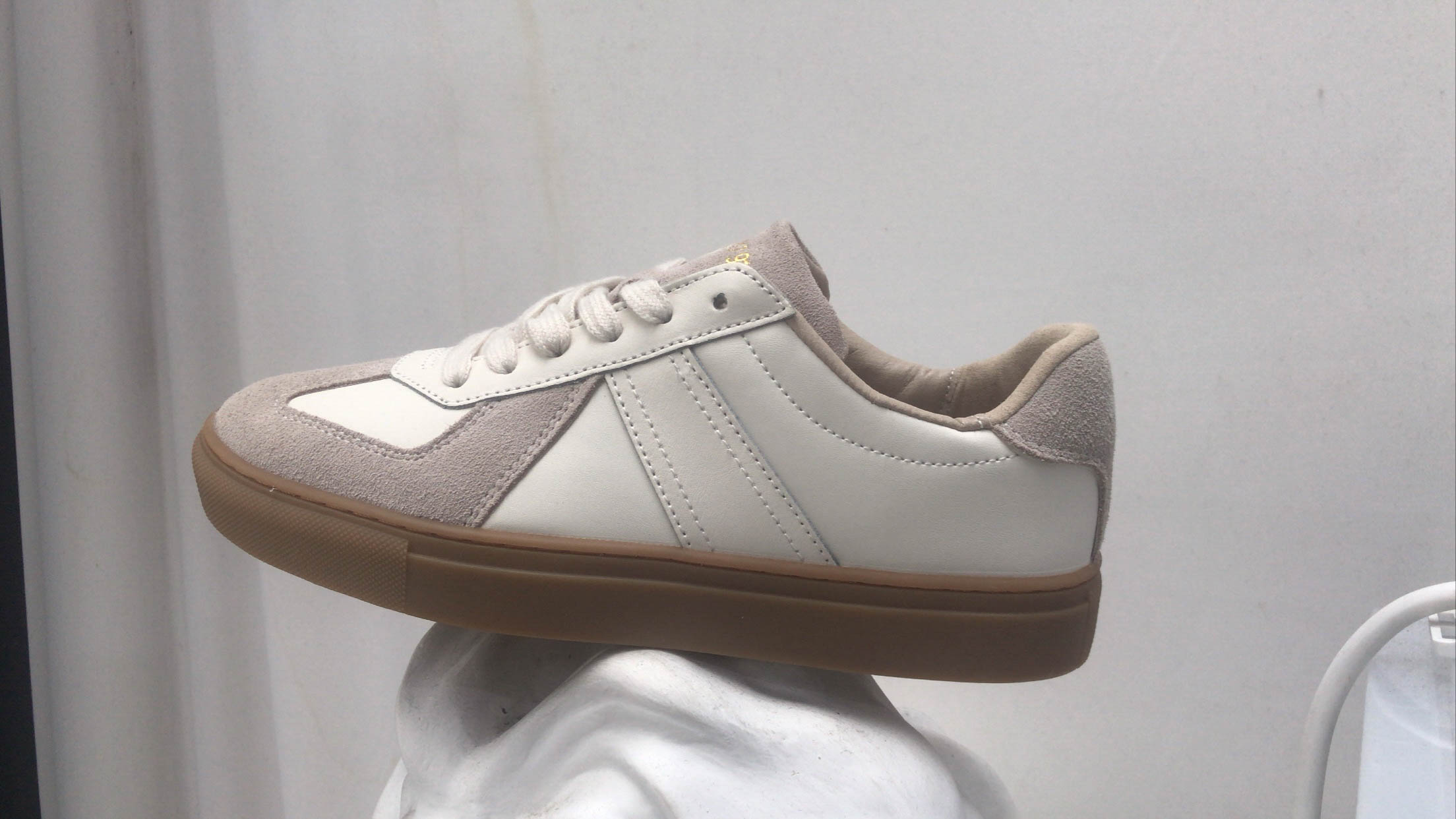 Domba Kaiser v2 G-8103