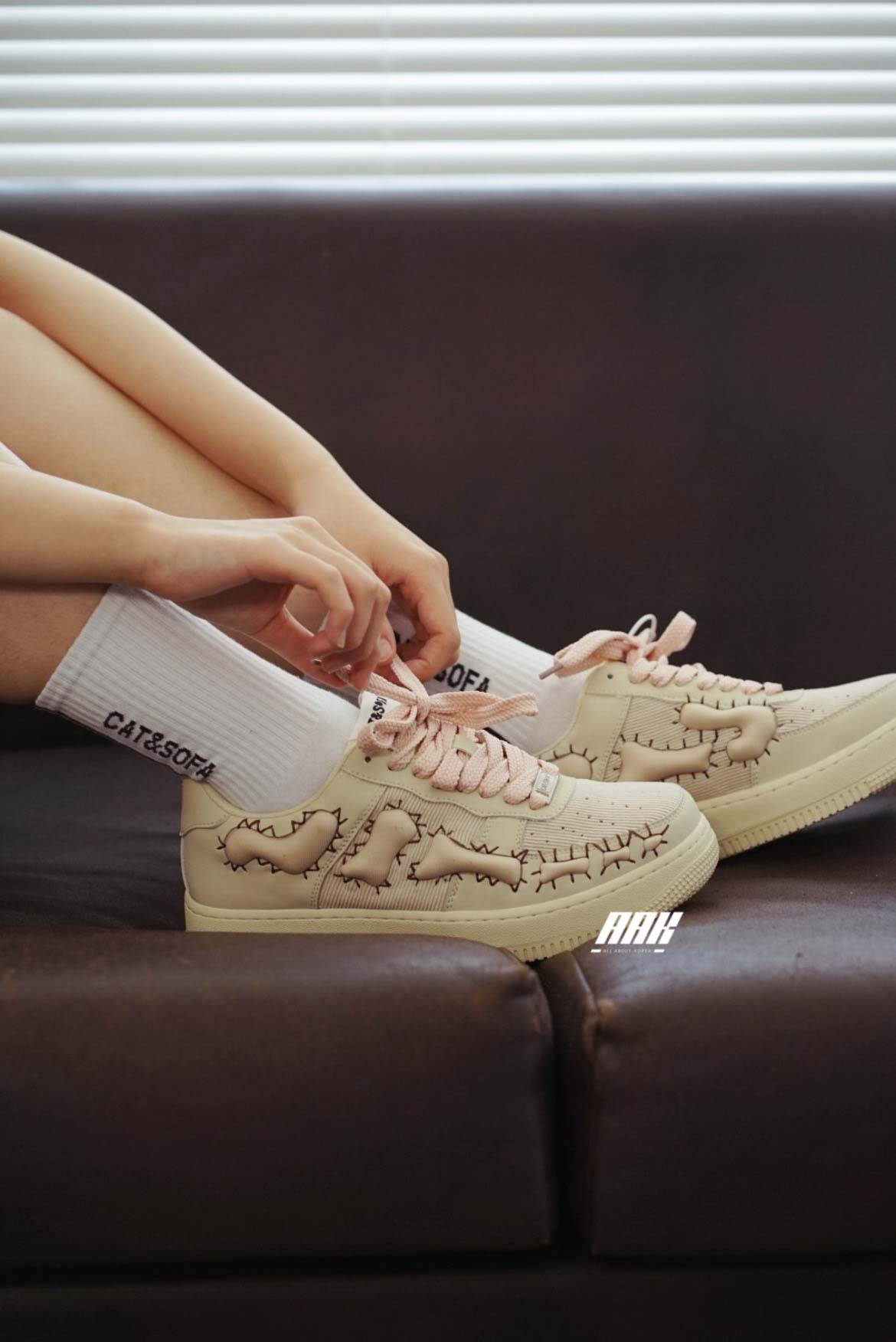 Cat&Sofa Sneakers 'Bone' AC234