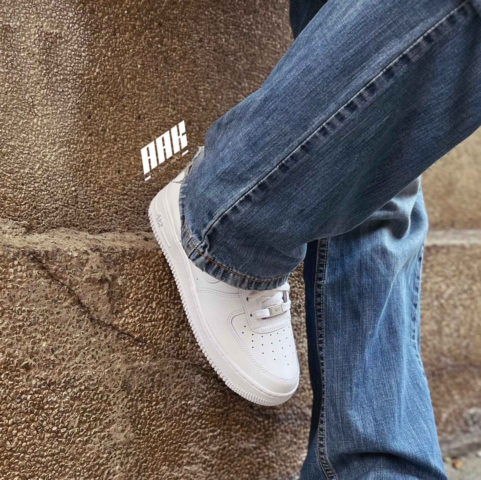 NIKE AIR FORCE 1 07 LOW WHITE