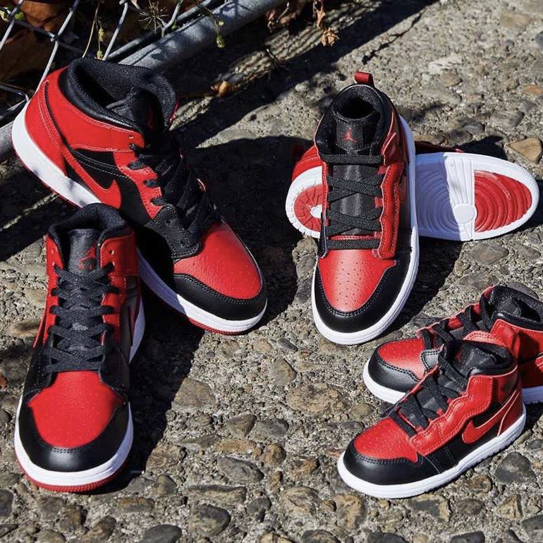 JORDAN 1 MID BANNED BRED 554724 074