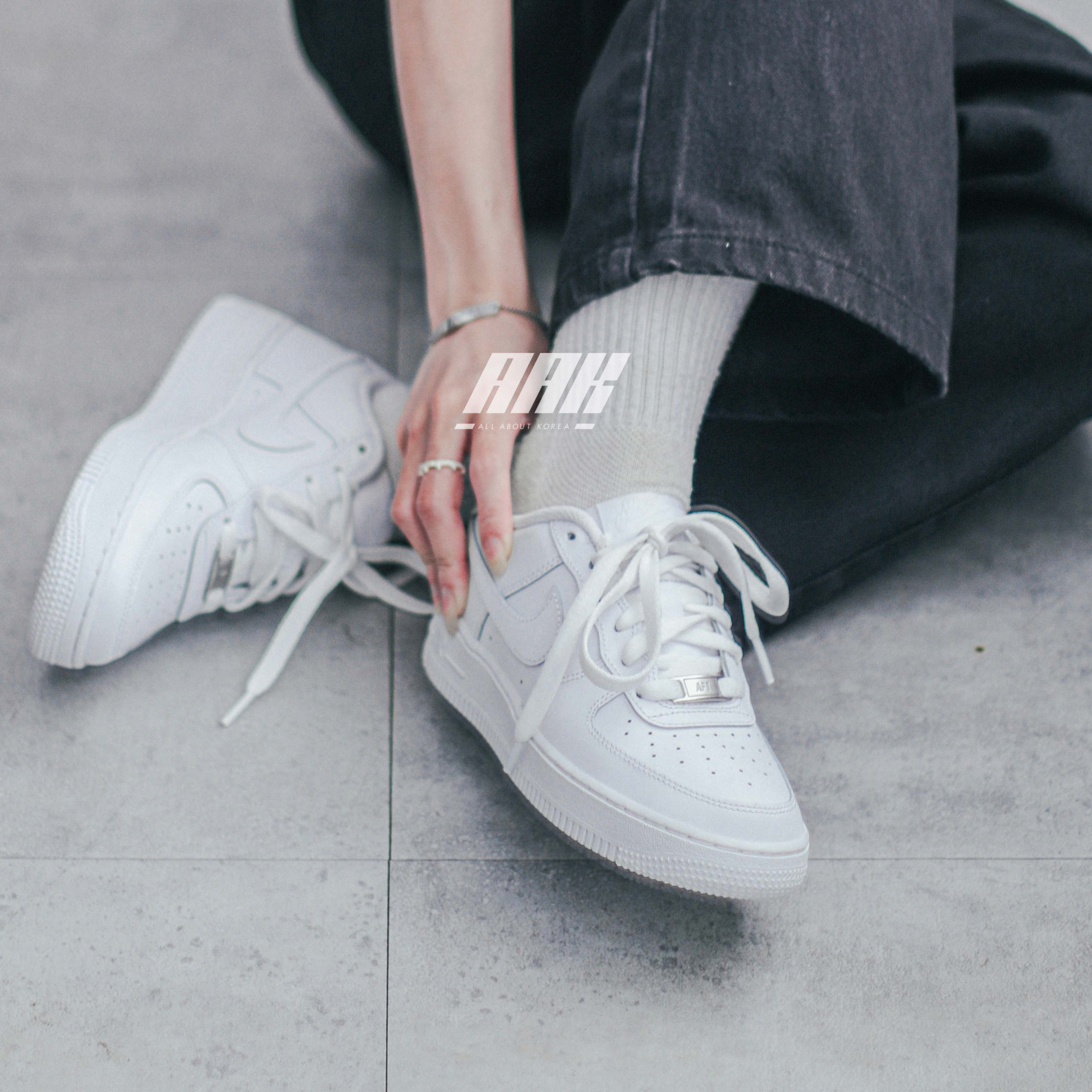 NIKE AIR FORCE 1 07 LOW WHITE