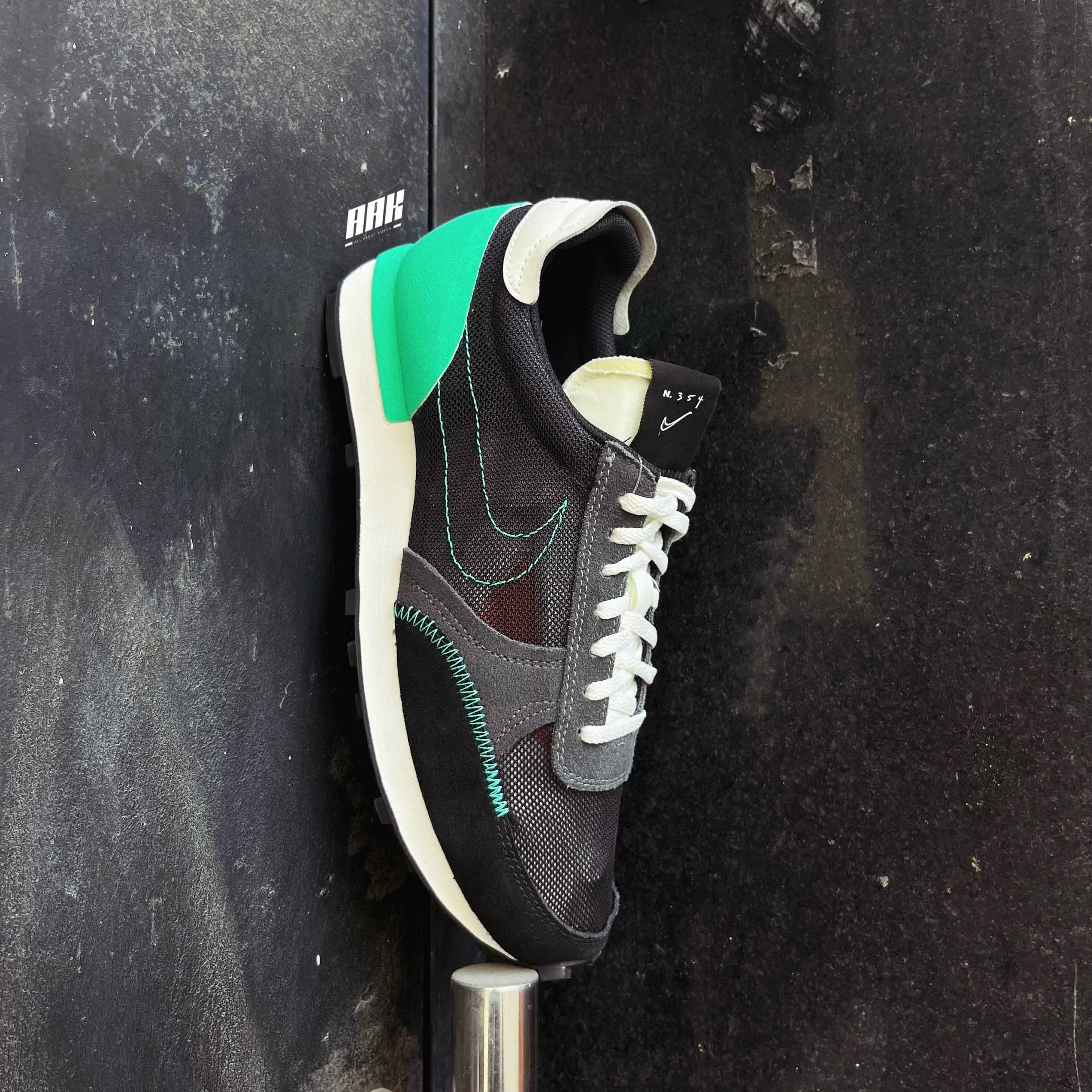 NIKE DAYBREAK-TYPE BLACK MENTA - CJ1156 001- SIZE 43