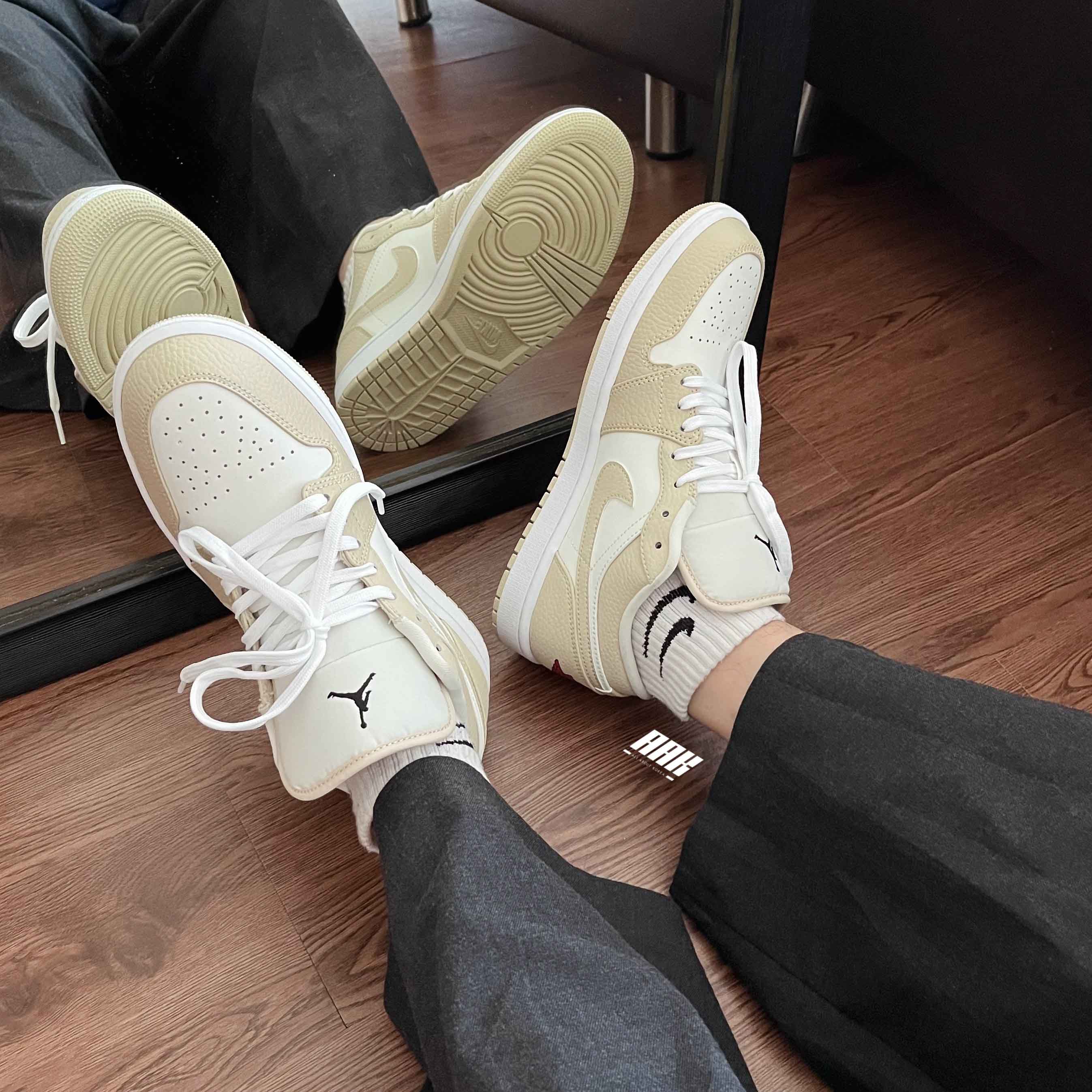 jordan 1 low heavy tan leather