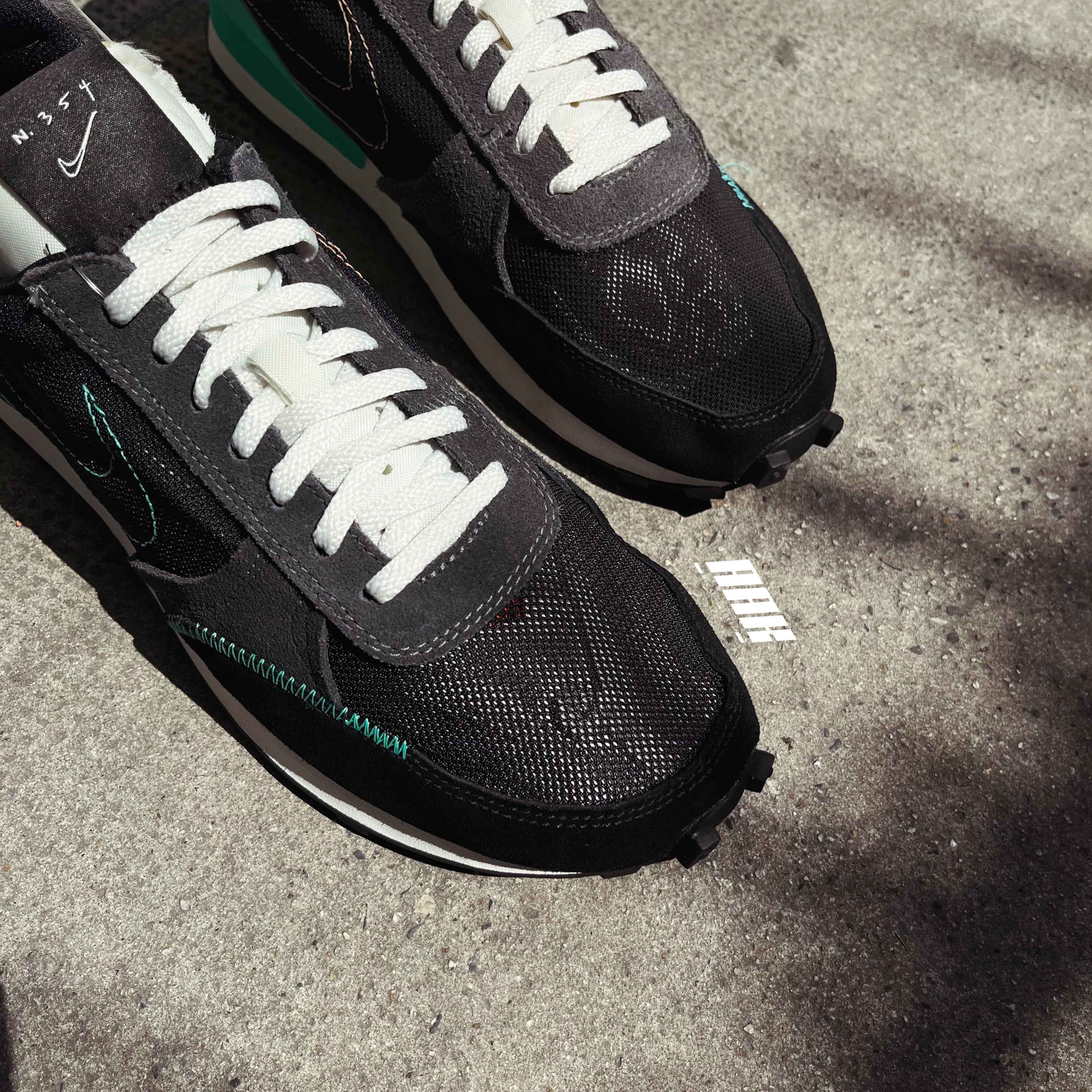 NIKE DAYBREAK-TYPE BLACK MENTA - CJ1156 001- SIZE 43
