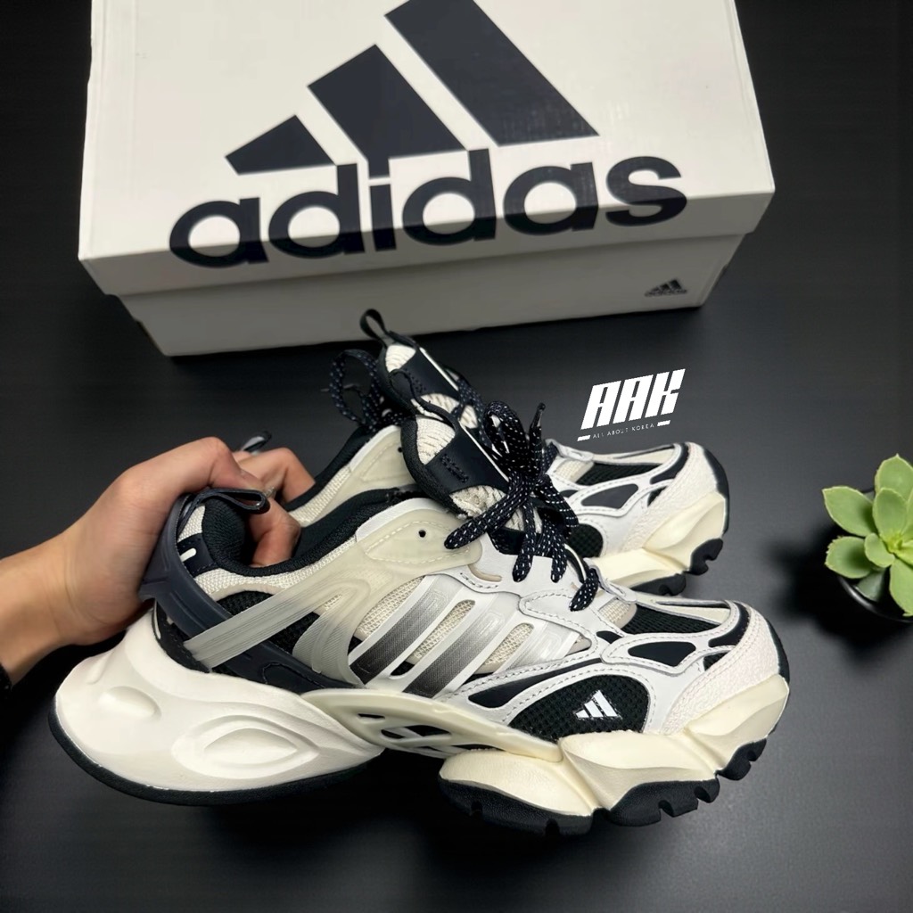 ADIDAS XLG RUNNER DELUXE ‘BEIGE’ (JR0577)