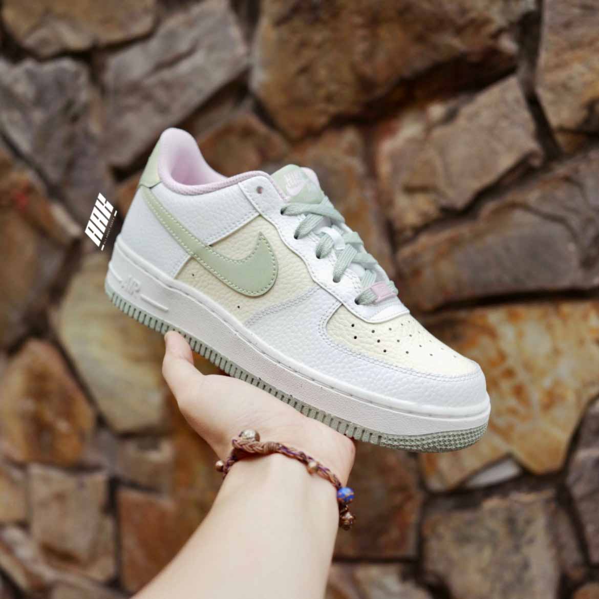 AIR FORCE 1 LV8 Honey Drew - DQ0360 100