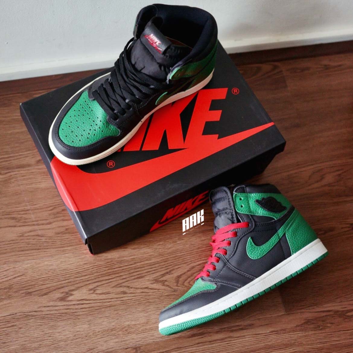 AIR JORDAN 1 PINE GREEN HIGH OG 555088 030