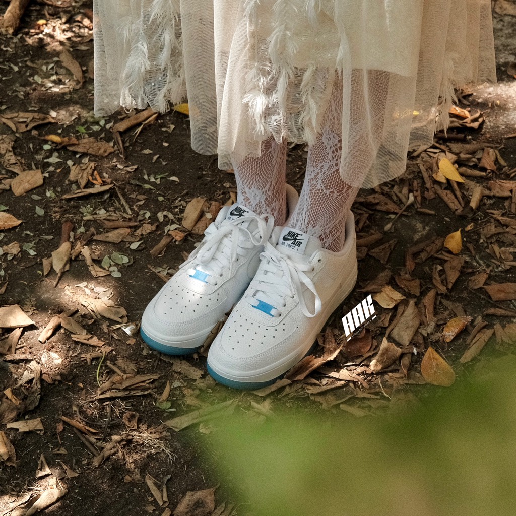 AIR FORCE 1 LX UV " REACTIVE SWOOSH " (DA8301 101 )