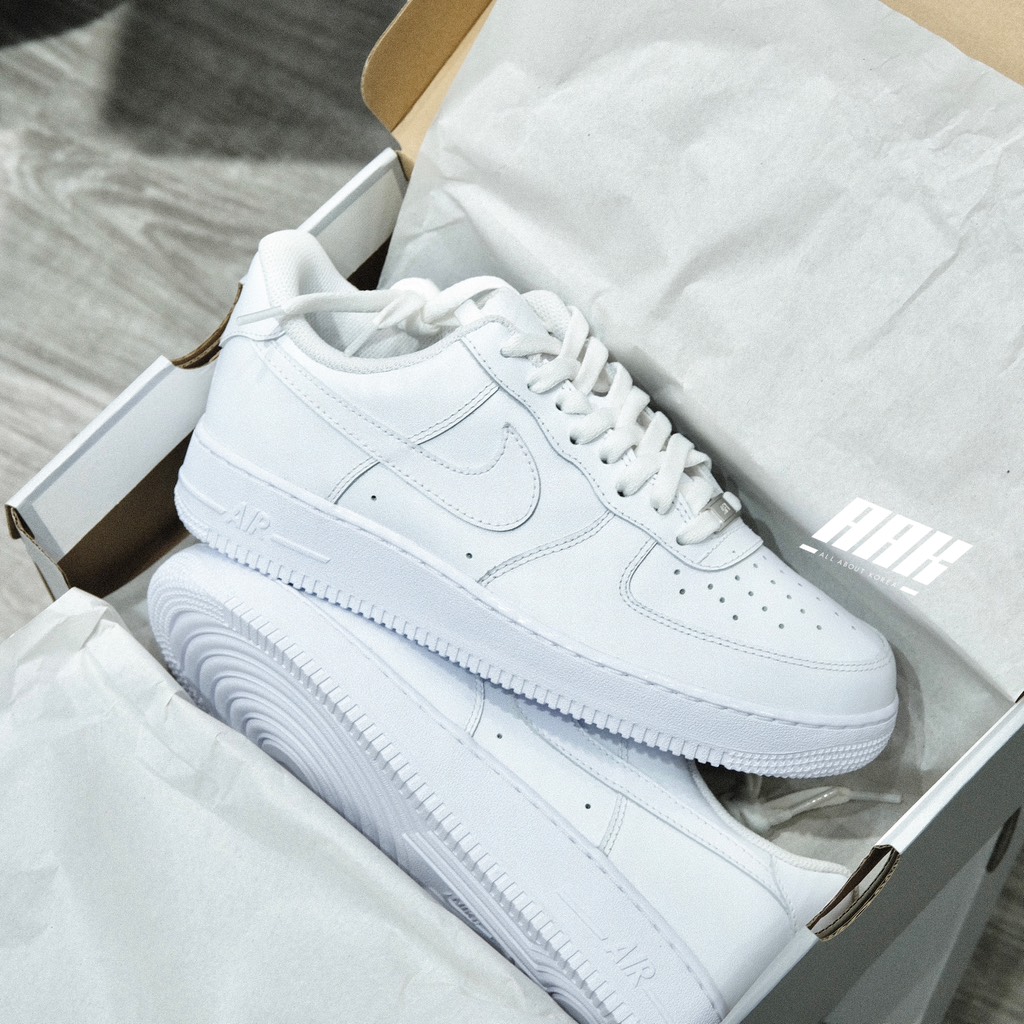 NIKE AIR FORCE 1 07 LOW WHITE