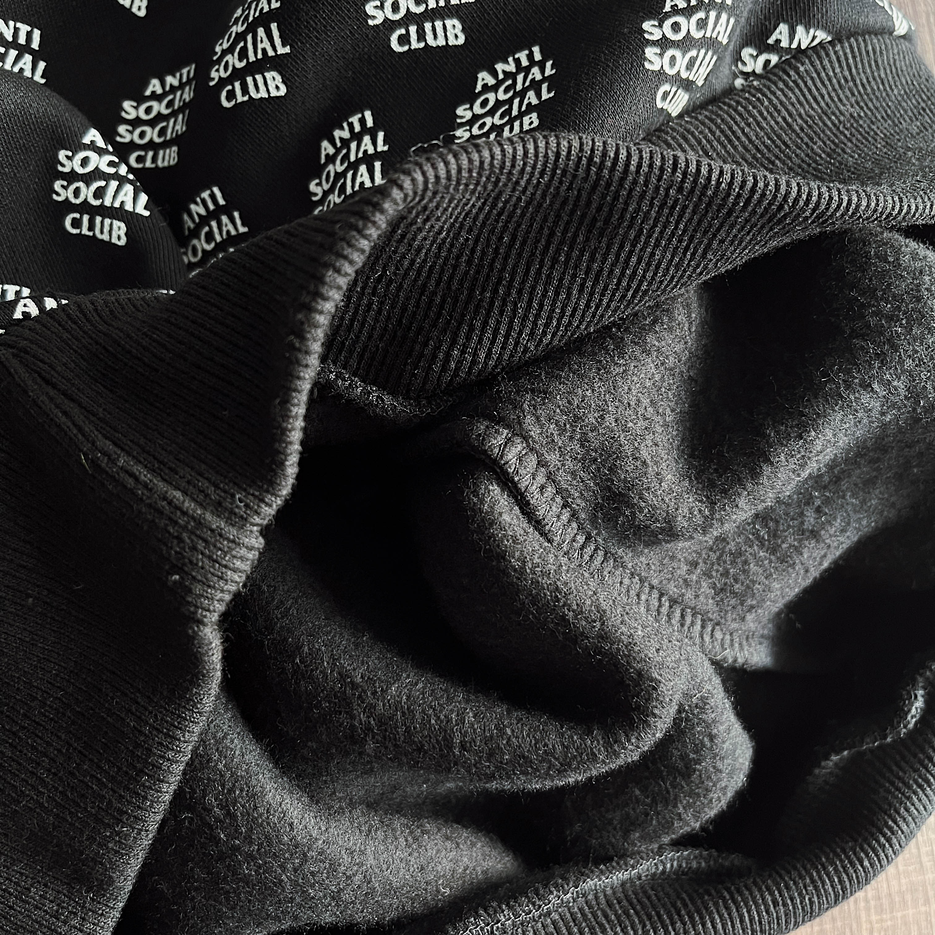 ASSC ALL OVER PRINT LOGO HOODIE BLACK