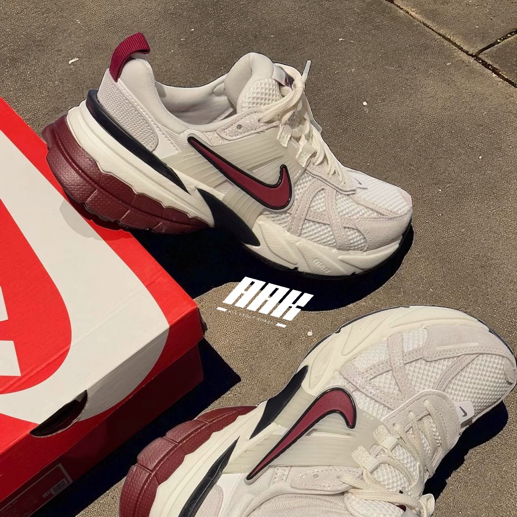 NIKE V2K RUN SE "White Team Red" (HQ3500 100)