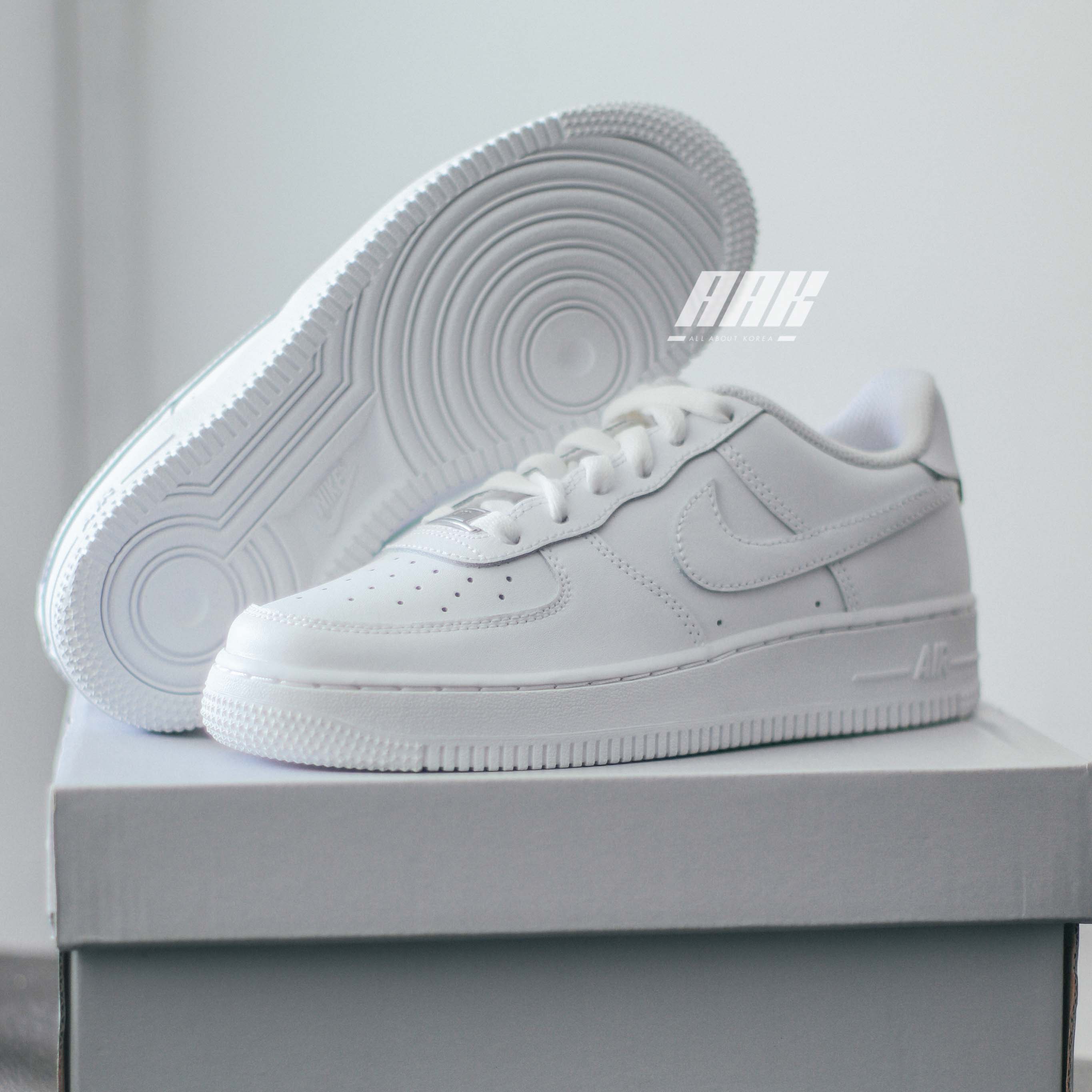 NIKE AIR FORCE 1 07 LOW WHITE
