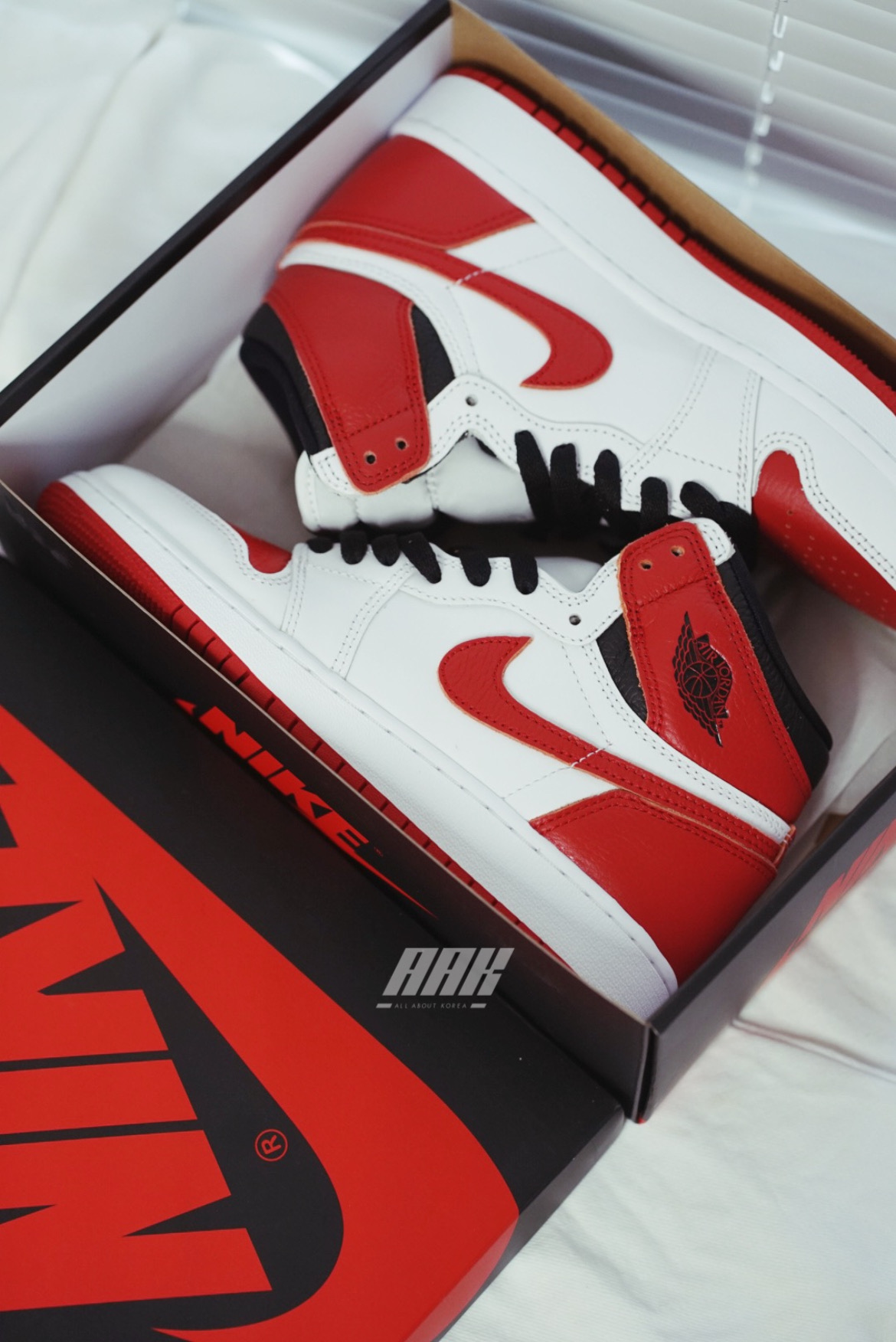 NIKE AIR JORDAN 1 RETRO HIGH OG 'Heritage' GS - 575441 161