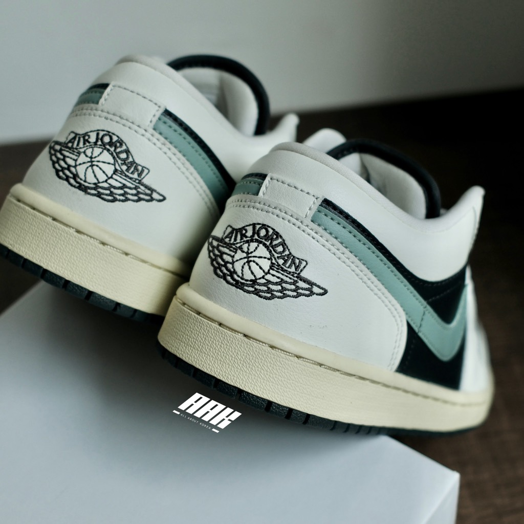 NIKE AIR JORDAN 1 LOW 'JADE SMOKE’ -DC0774 001