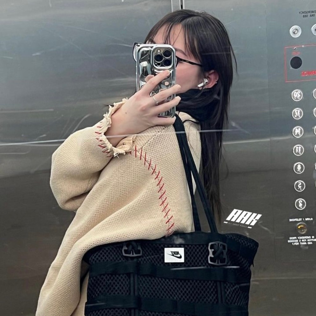 Nike small air tote new arrivals