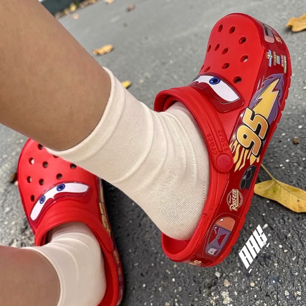 Crocs x Cars Classic Clog "Lightning Mcqueen" (205759-610)