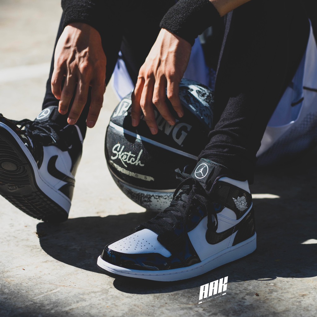 AIR JORDAN 1 MID SE " CACBON FIBER" ( DD1649-001)