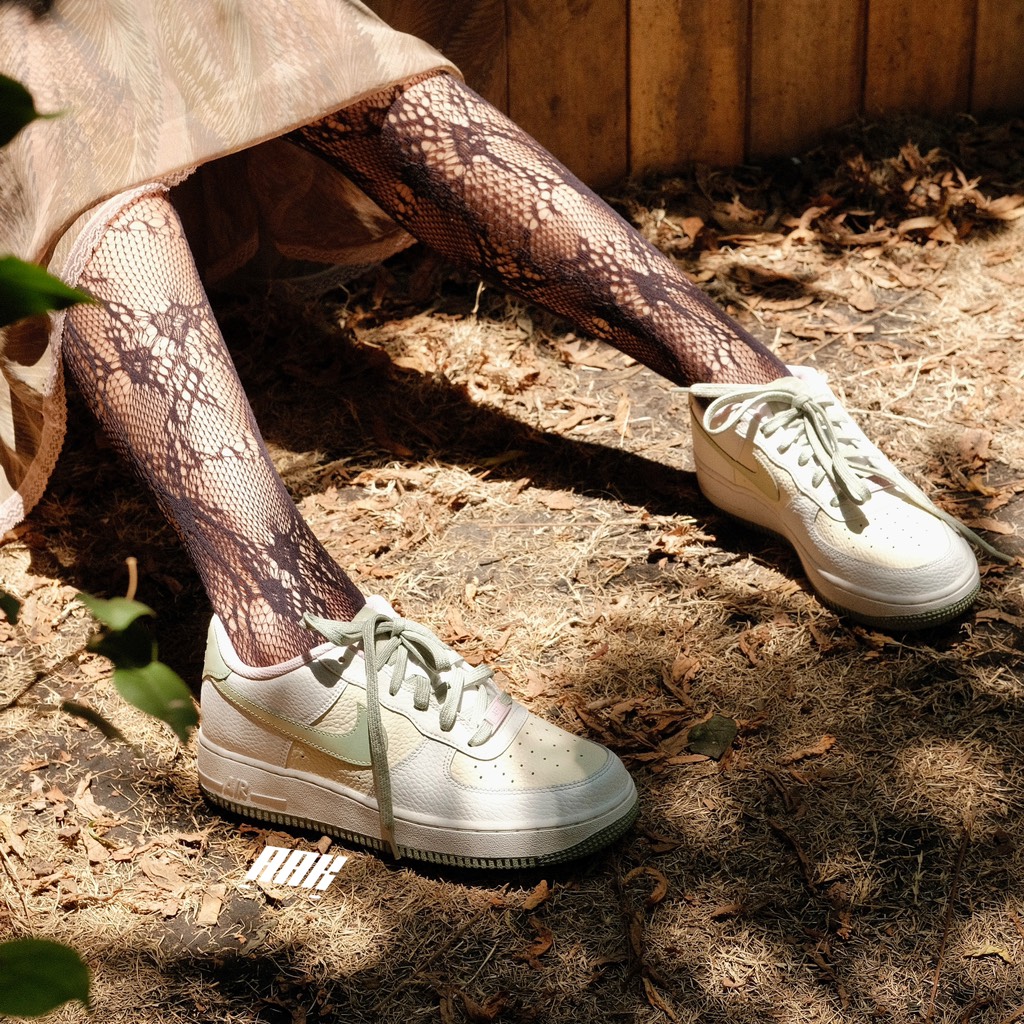 AIR FORCE 1 LV8 Honey Drew - DQ0360 100