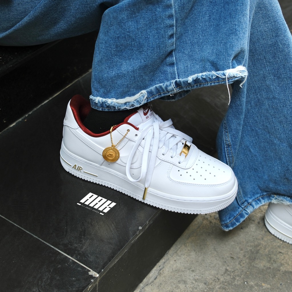 NIKE AIR FORCE 1 LOW  "JUST DO IT HANGTAG (DV7584-100)