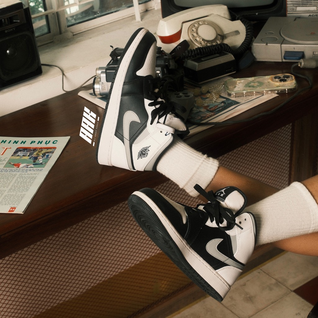 NIKE AIR JORDAN 1 MID WHITE SHADOW (554725-073)