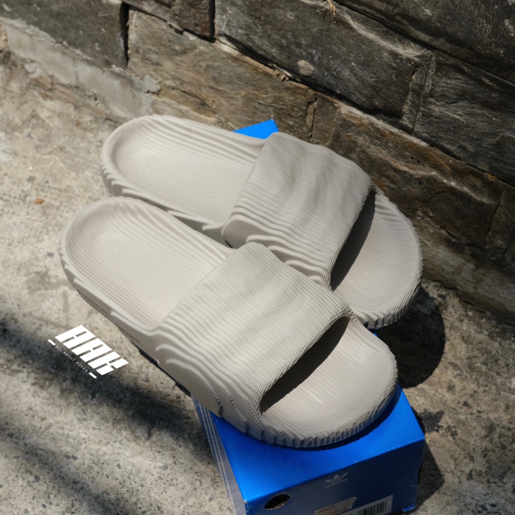 ADIDAS ADILETTE 22 SLIDES 'LIGHT BROWN' - HQ4670