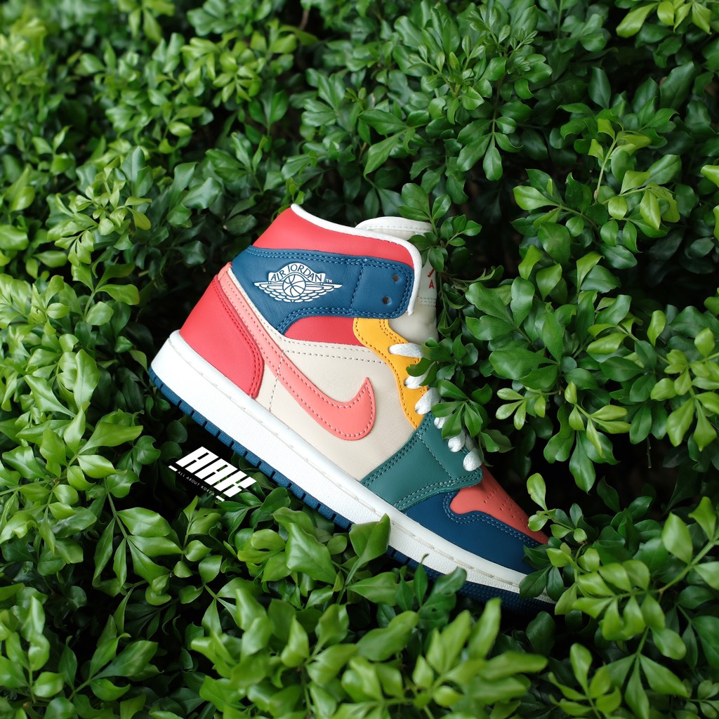 NIKE AIR JORDAN 1 MID SE 'MULTI COLOR' - (DN3738 400)